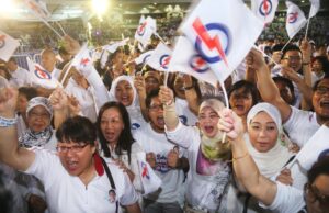 Sokongan jatuh tapi PAP masih kekal berkuasa