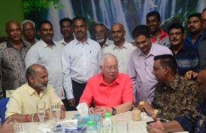 Najib dijamu di restoran yang dibantunya dulu