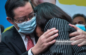 Betty dakwa ia cubaan ‘merosakkan’ hubungan dengan suaminya