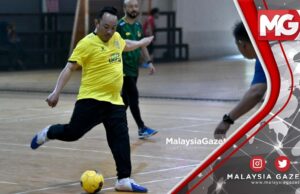 PRK SLIM : ‘Anjur Acara Futsal’ Pendekatan Kepada Anak Muda Felda Besout – Mukhriz
