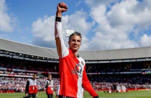 RobinVan Persie kini jurulatih Feyenoord