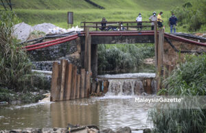 Pencemaran bau Sungai Gong: Dua pekerja kilang direman enam hari