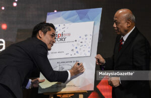 Wartawan tak relevan jika gagal bersaing dengan media sosial – Radzi