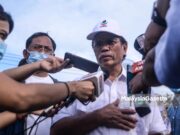 Daripada serah kerajaan negeri, baik saya mati dalam gelanggang – Shafie
