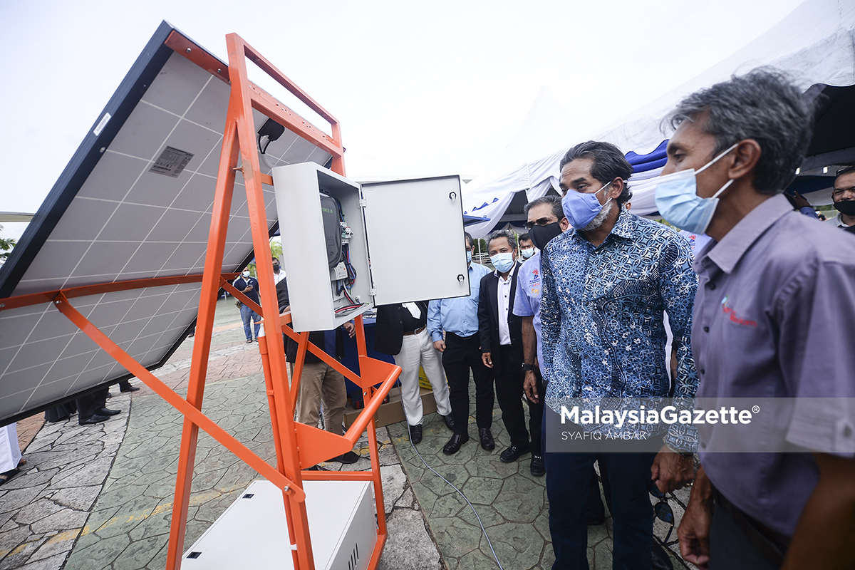 Khairy Jamaluddin Lancar Trak Tenaga Solar