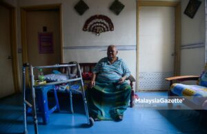 Walaupun sakit, warga emas teruja mahu mengundi