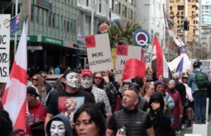 Penduduk Auckland berhimpun bantah PKP