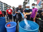 Ebit beli lori agih air kepada penduduk terjejas