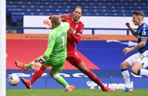 Van Dijk cedera ligamen lutut