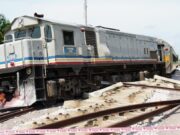 Kereta api tergelincir, semua penumpang selamat