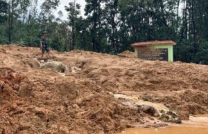 Tanah runtuh: 22 anggota tentera Vietnam hilang