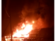 Enam rumah kedai lama musnah terbakar