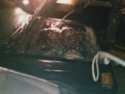 Ular sawa 6 meter dalam enjin kereta di Pontian