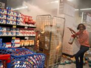 Carrefour terus diserang selepas lelaki kulit hitam dipukul hingga mati
