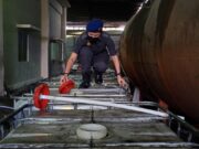13,000 liter minyak masak bersubsidi dijual pada harga biasa disita