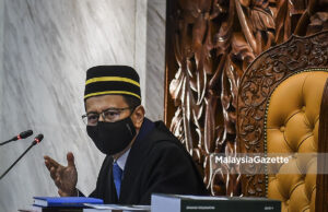 Speaker Azhar Azizan Harun Parliament Dewan Rakyat Covid-19 positive