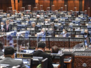 Sidang Dewan Rakyat terhenti akibat amaran kebakaran