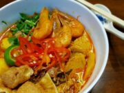 Restoran terkenal didakwa hidang mi kari daging babi