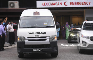 Jenazah Tun Rahah tiba di kediamannya