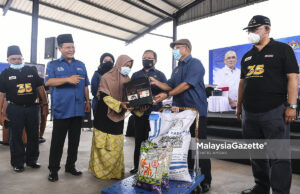 Menteri Pertanian dan Industri Makanan Lancar Agihan Benih Padi Sah