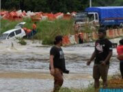 Kereta hanyut: Dua beranak selamatkan penjawat awam di Kemaman