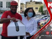 Bila CEO Airasia naik basikal hantar barang