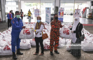 Cek Yana Sumbang Pek KFC Kepada ‘Frontliners’ dan Pesakit Covid-19