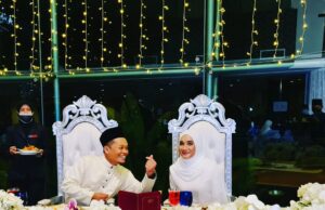 Nik Nazmi selamat diri rumah tangga dengan Farah