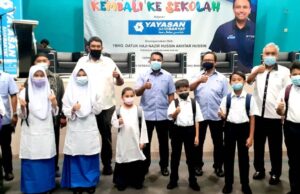 1,000 pelajar dapat bantuan persekolahan sumbangan YBR