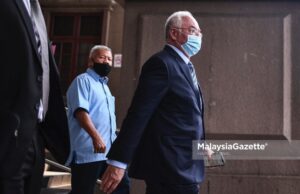 Former Prime Minister, Datuk Seri Najib Razak arrives at Kuala Lumpur Courts Complex for his 1Malaysia Development Berhad (1MDB) trial. PIX: HAZROL ZAINAL / MalaysiaGazette / 15 FEBRUARY 2021.