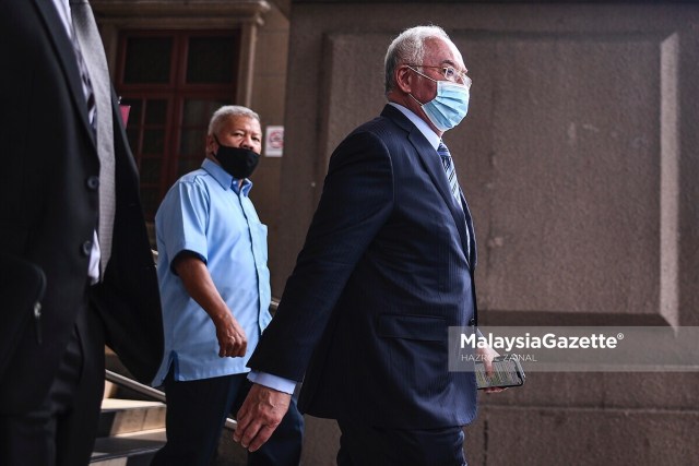 Former Prime Minister, Datuk Seri Najib Razak arrives at Kuala Lumpur Courts Complex for his 1Malaysia Development Berhad (1MDB) trial. PIX: HAZROL ZAINAL / MalaysiaGazette / 15 FEBRUARY 2021.