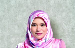 Nora dapat gelaran Datuk kerana sumbangan syarikatnya?