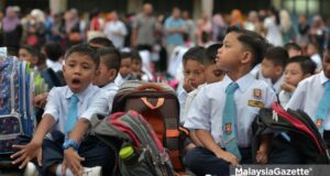 (Picture for representational purposes only) Primary school students from Sekolah Kebangsaan Seri Anggerik, Kuala Lumpur during their first day at school for the 2018 school session. PIX: IQBAL BASRI / MalaysiaGazette / 02 JANUARY 2018 school uniform MOE Ministry of Education