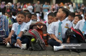 (Picture for representational purposes only) Primary school students from Sekolah Kebangsaan Seri Anggerik, Kuala Lumpur during their first day at school for the 2018 school session. PIX: IQBAL BASRI / MalaysiaGazette / 02 JANUARY 2018 school uniform MOE Ministry of Education