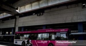 The LRT pink feeder bus at the Sri Rampai LRT Station in Kuala Lumpur. PIX: AFFAN FAUZI / MalaysiaGazette / 03 SEPTEMBER 2020 Prasarana Rapid Bus Sdn Bhd
