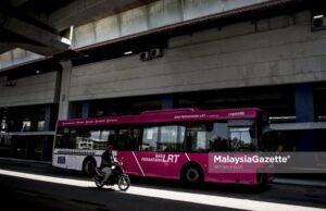 The LRT pink feeder bus at the Sri Rampai LRT Station in Kuala Lumpur. PIX: AFFAN FAUZI / MalaysiaGazette / 03 SEPTEMBER 2020 Prasarana Rapid Bus Sdn Bhd