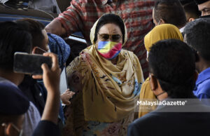 Datin Seri Rosmah Mansor tiba di Mahkamah Tinggi Kuala Lumpur bagi keputusan akhir kes solar hybrid di hadapan Hakim Mohamed Zaini Mazlan, Kuala Lumpur.Foto FIKRI YAZID, 18 FEBRUARI 2021.
