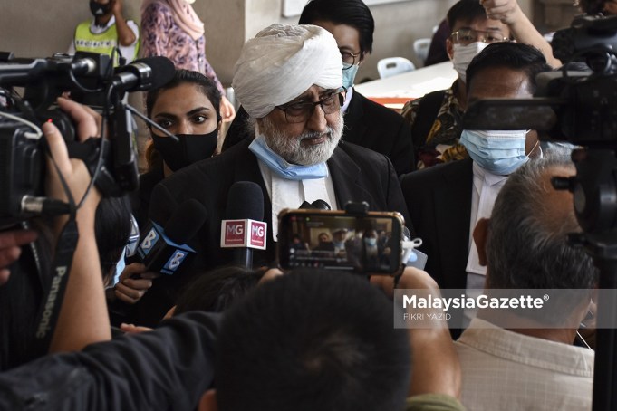Datuk Jagjit Singh, defence counsel for Datin Seri Rosmah Mansor at the Kuala Lumpur Courts Complex. PIX: FIKRI YAZID / MalaysiaGazette / 18 FEBRUARY 2021