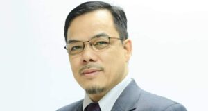 Prof. Ir. Ts. Dr. Zainuddin Bin Abd Manan Acting Deputy Vice-Chancellor of Academic and International, Universiti Teknologi Malaysia
