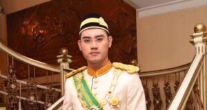 Founder of Winner Dynasty Group There is no signs of fugitive Datuk Seri Nicky Liow Soon Hee in Penang. The Johor Police is currently on a hunt for him. Nicky Gang fugitive businessman immigration department