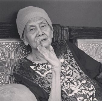 Asmah Long, ibu Ella yang meninggal dunia pada usia 92 tahun