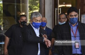 criminal charges Former Deputy Prime Minister Datuk Seri Dr Ahmad Zahid Hamidi walks out of the Kuala Lumpur Courts Complex after his corruption, power abuse and money laundering trial involving Yayasan Akalbudi. PIX: FIKRI YAZID / MalaysiaGazette / 9 MARCH 2021