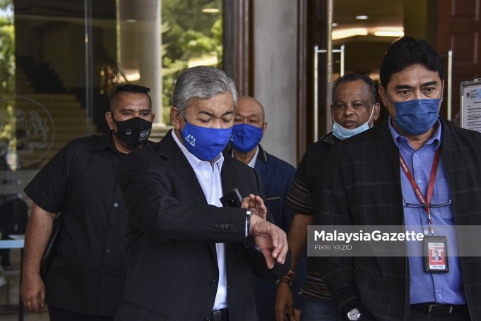 criminal charges Former Deputy Prime Minister Datuk Seri Dr Ahmad Zahid Hamidi walks out of the Kuala Lumpur Courts Complex after his corruption, power abuse and money laundering trial involving Yayasan Akalbudi. PIX: FIKRI YAZID / MalaysiaGazette / 9 MARCH 2021