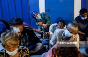 Among the drug addicts arrested during Ops Sarang at Jalan Chow Kit, Kuala Lumpur. PIX: HAFIZ SOHAIMI / MalaysiaGazette / 29 MARCH 2021