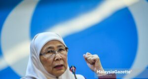 karate classes domestic violence MCA The PKR Advisory Council Chairperson, Datuk Seri Wan Azizah Wan Ismail speaks during the launch of Community Alert Campaign in conjunction with the International Women’s Day 2021 celebration at the Headquarters of PKR, Petaling Jaya. PIX: MOHD ADZLAN / MalaysiaGazette / 08 MARCH 2021