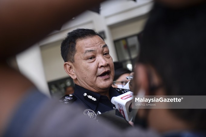 Sedition Act street protests demonstration Allah UMNO Muslims court decision Inspector-General of Police, Tan Sri Abdul Hamid (centre) speaks to the members of the media at Ipoh, Perak today. PIX: Malinda Malik / MalaysiaGazette