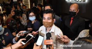 UMNO Sarawak UMNO Information Chief, Shahril Sufian Hamdan speaks to the media after the Malaysia Democracy Forum at the InterContinental Hotel in Kuala Lumpur. PIX: SHAFIY ZUL / MalaysiaGazette / 30 MARCH 2021.