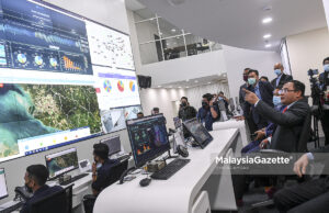 Amirudin Shari Pantau Bencana di Pusat Operasi Smart Selangor