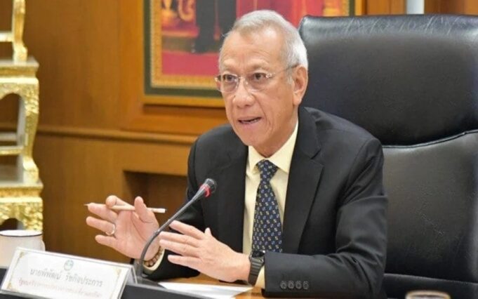 Menteri Pelancongan dan Sukan Thailand Phiphat Ratchakitprakarn