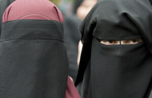 Sri Lanka haramkan burqa, tutup lebih 1,000 madrasah